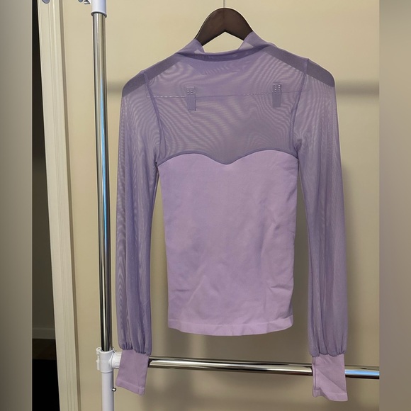 Women’s Top - Picture 2 of 4